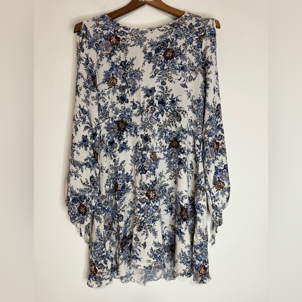 American Eagle Floral Print Long Sleeve open shoulder Dress in size large